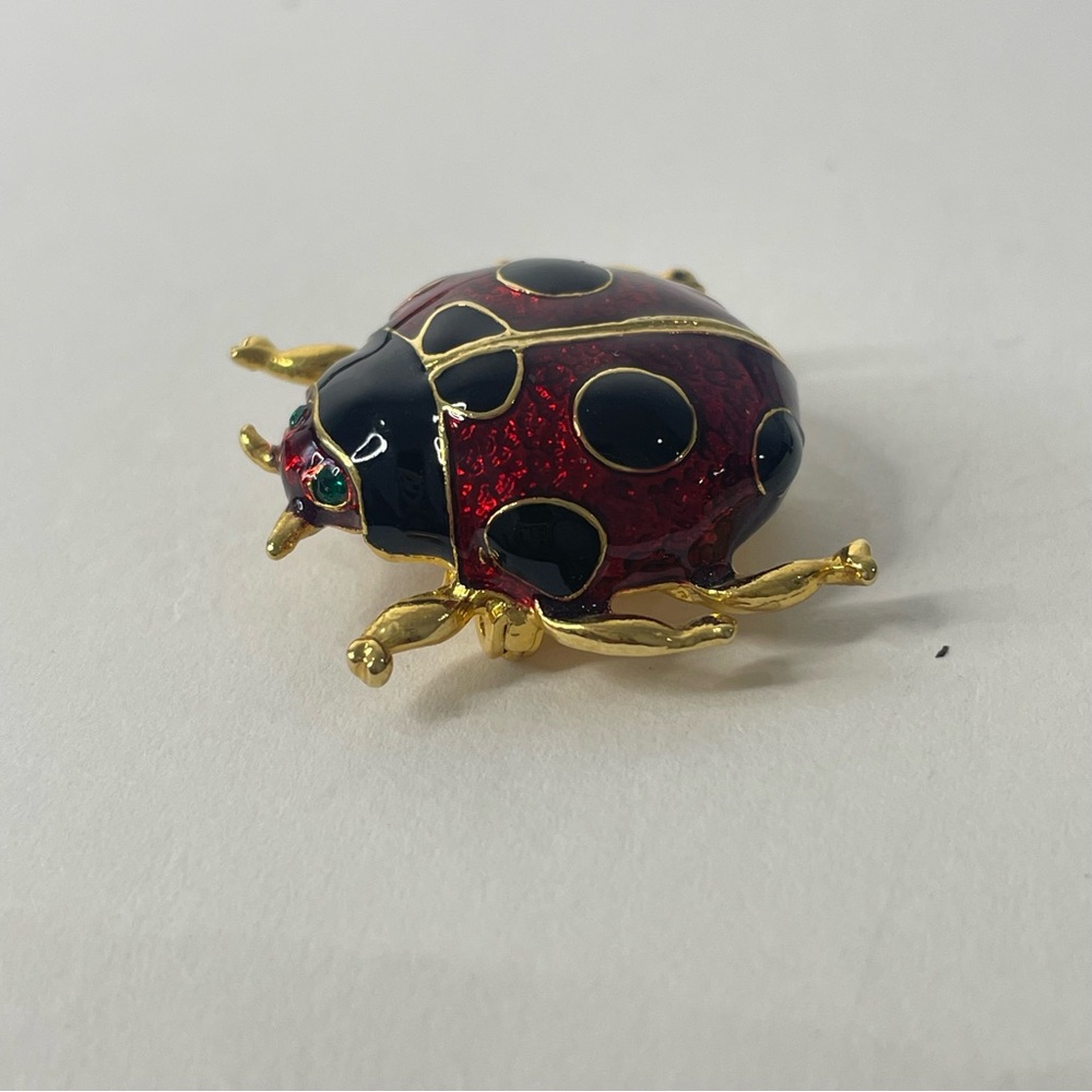 Vintage Hilo Ladybug Brooch Enamel Red Black Scarf Holder Gold Tone Signed Pin
